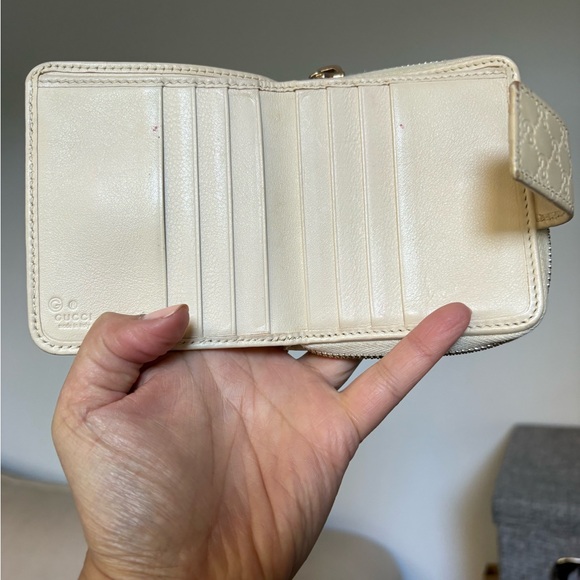 Gucci Cream Guccisima Leather Wallet - Picture 5 of 7